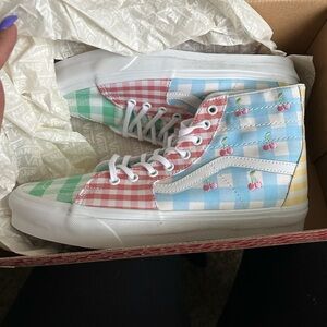 NEW IN BOX VANS ST8-TAPERED SHOES